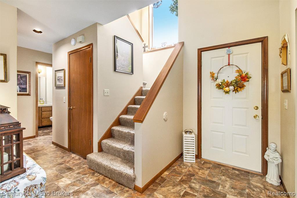 5376 OLDE SHAWBORO Road, Grand Blanc, MI 48439 — Photo 8