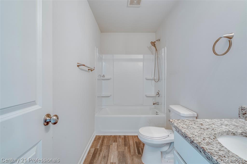 1666 Golfview Drive, Ypsilanti, MI 48198 — Photo 30