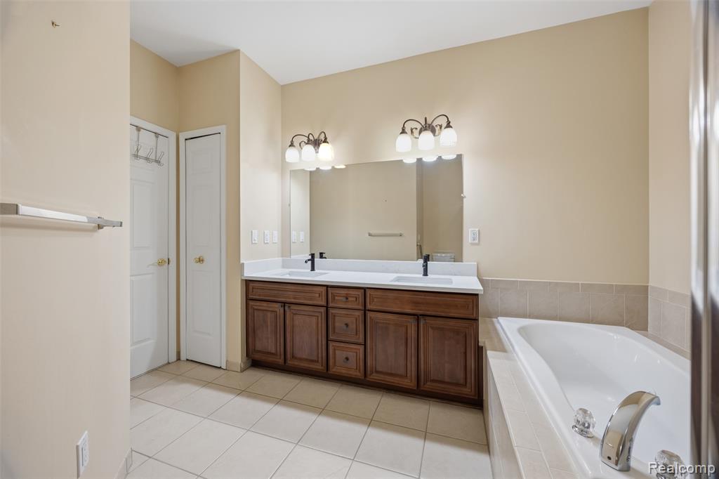 4080 Forest Bridge Drive, Canton, MI 48188 — Photo 31