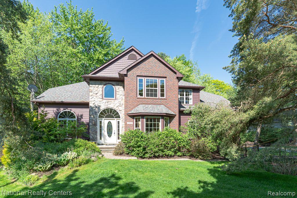 7914 BROOKWOOD Drive, Clarkston, MI 48348 — front exterior