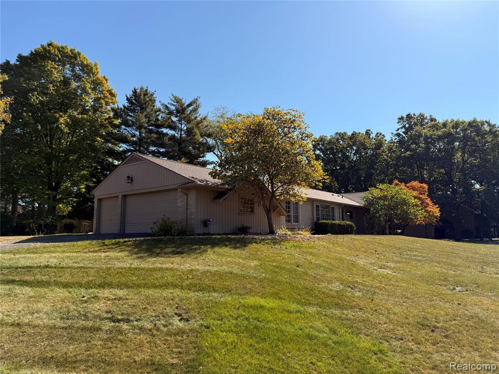 1929 Bayou Drive, Bloomfield, MI 48302 — Photo 29