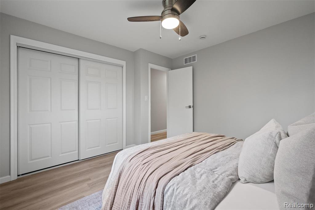 665 Stirling Street, Pontiac, MI 48340 — Photo 14