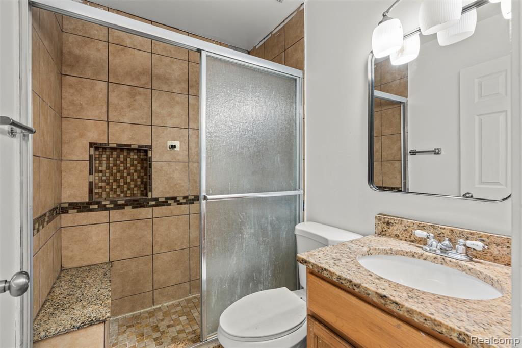 5420 Southlawn Drive, Sterling Heights, MI 48310 — Photo 12