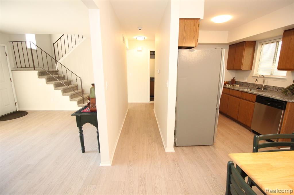 40831 HIGHPOINTE Drive, Clinton Twp, MI 48038 — Photo 7