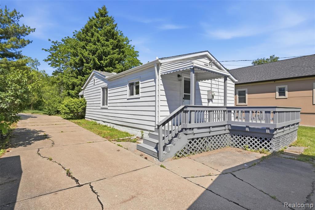 22401 Monterey Drive, Woodhaven, MI 48183 — Photo 31