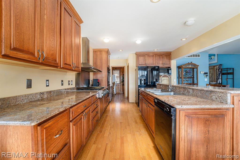 6512 BUCKSHORE Drive, Whitmore Lake, MI 48189 — Photo 11