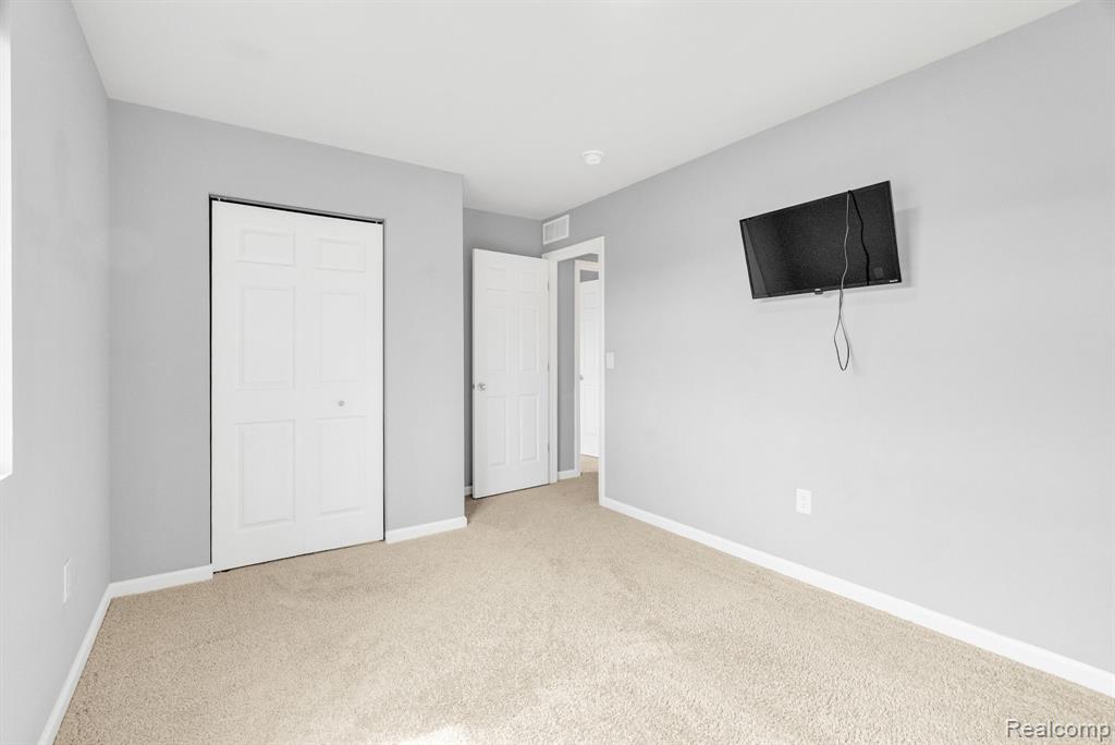 7019 Marigold Court, Grand Blanc, MI 48439 — Photo 32