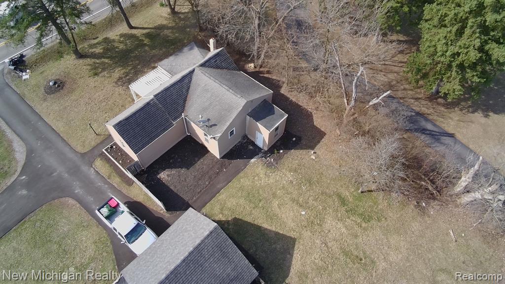 4262 W COURT Street, Flint, MI 48532 — Photo 12