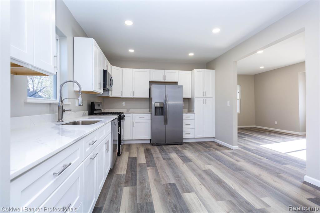 8237 PACKARD Avenue, Warren, MI 48089 — Photo 9