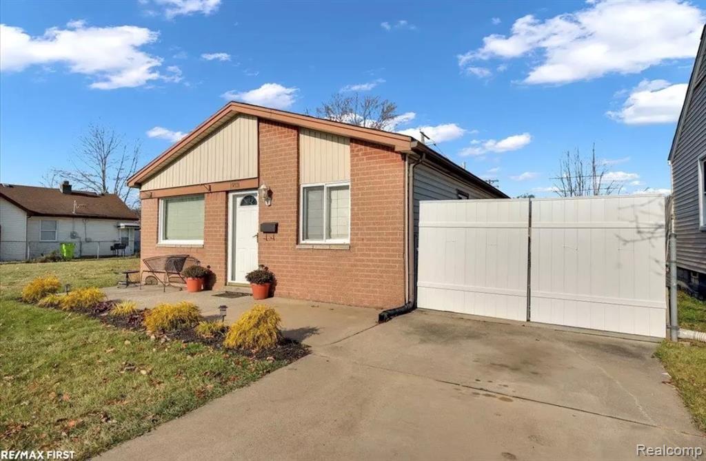 19331 Meier Street, Roseville, MI 48066 — front exterior