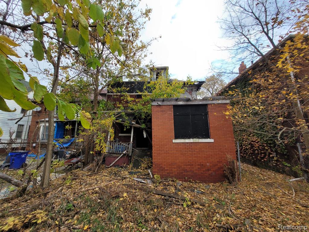 1483 MONTCLAIR Street, Detroit, MI 48214 — Photo 11