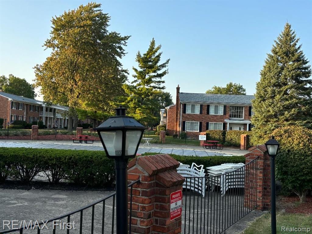 29264 HOOVER Road, 264, Warren, MI 48093 — Photo 14