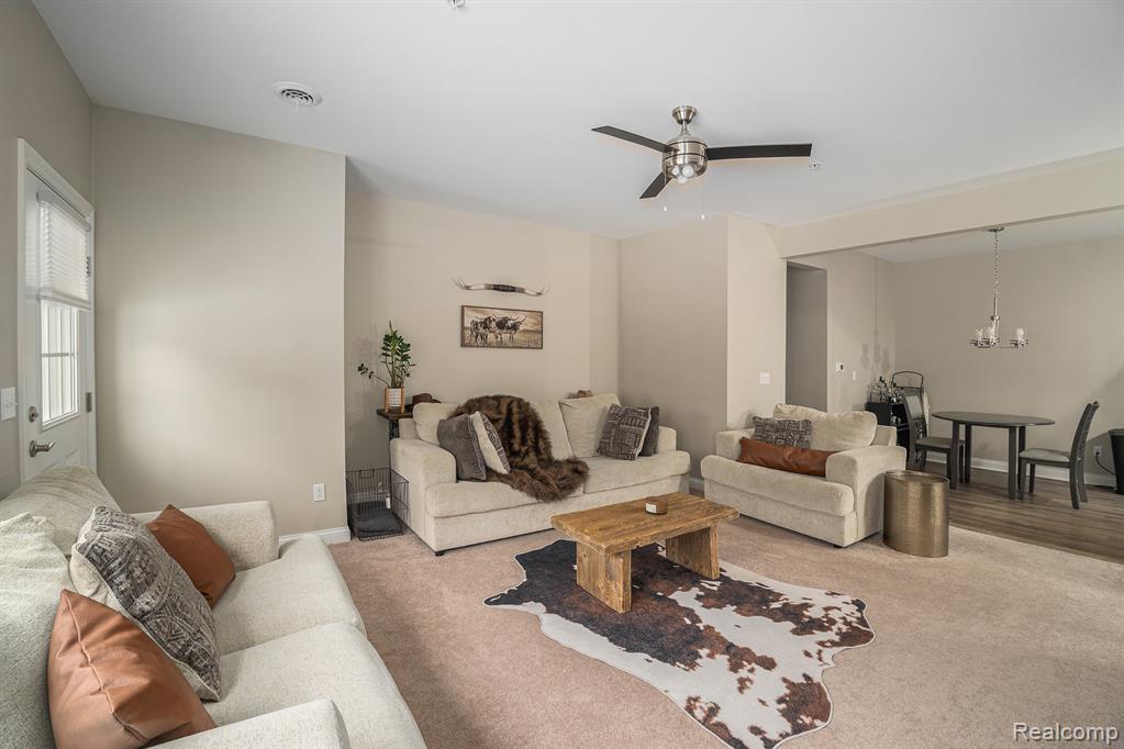 911 Watercress Lane, Fenton, MI 48430 — Photo 2