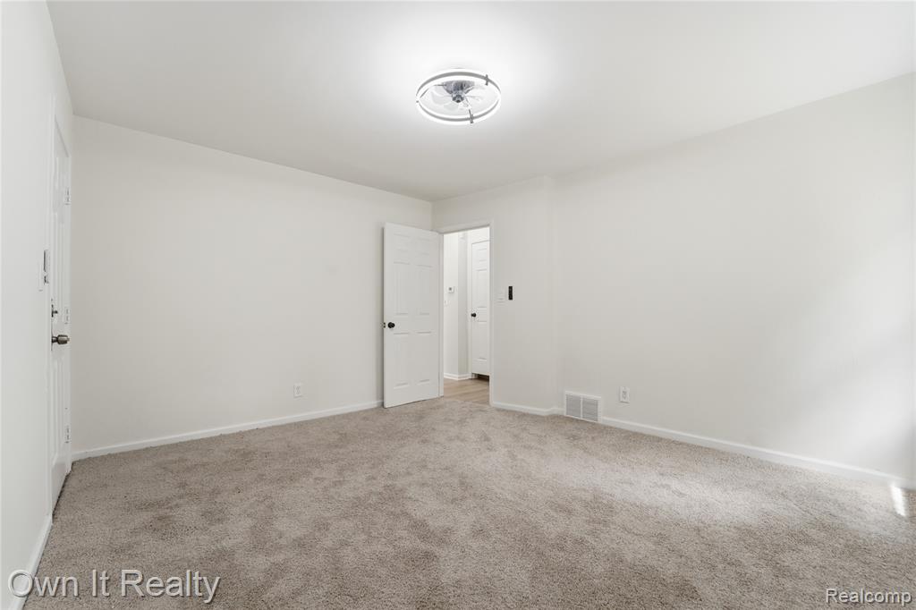 15490 Warwick Street, Detroit, MI 48223 — Photo 16