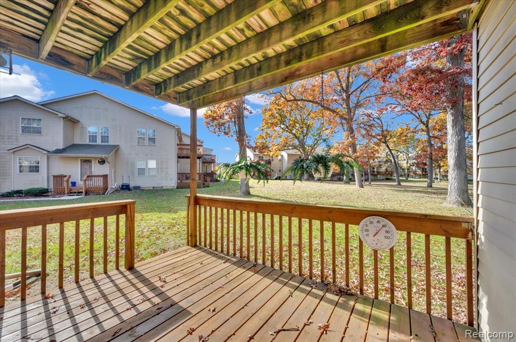 4911 Oak Hill Drive, Waterford, MI 48329 — Photo 17