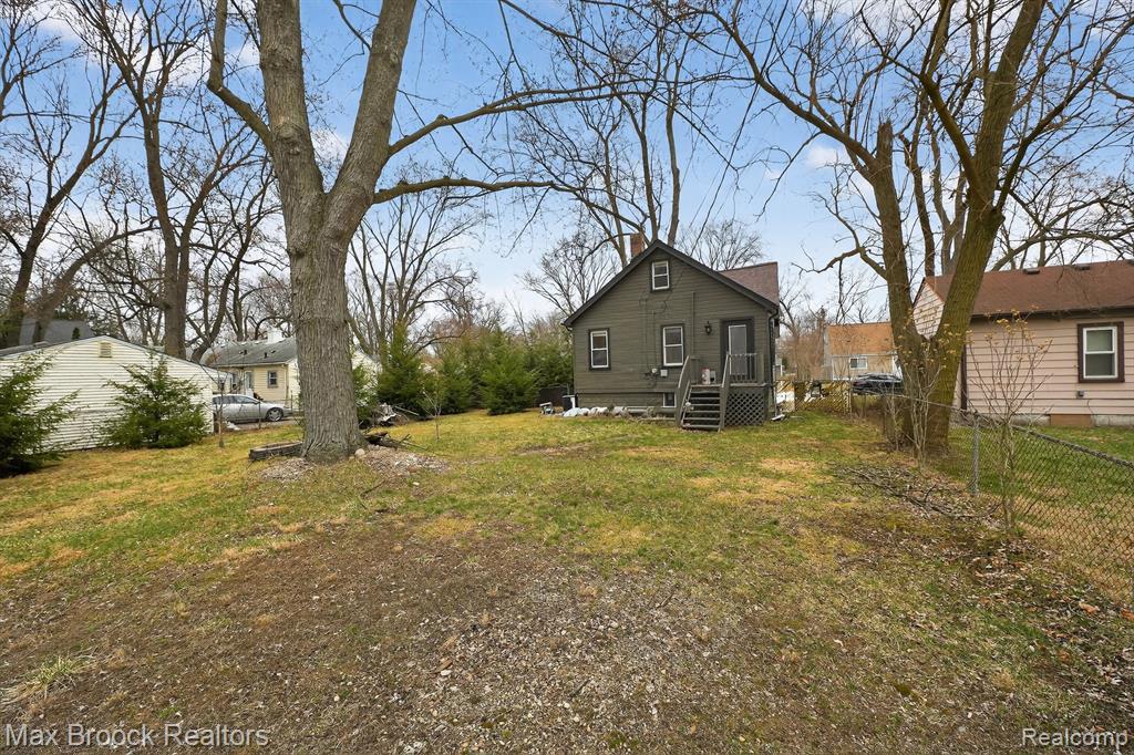 21631 Tulane Avenue, Farmington, MI 48336 — Photo 41