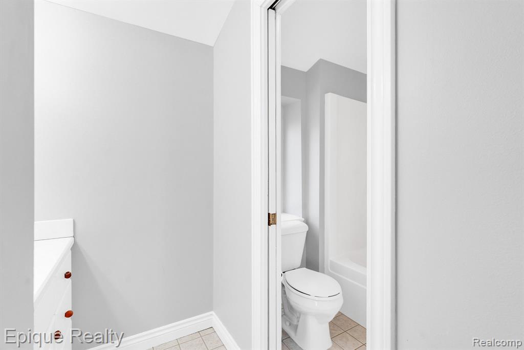 9155 Kelly Lake Drive, Clarkston, MI 48348 — Photo 61