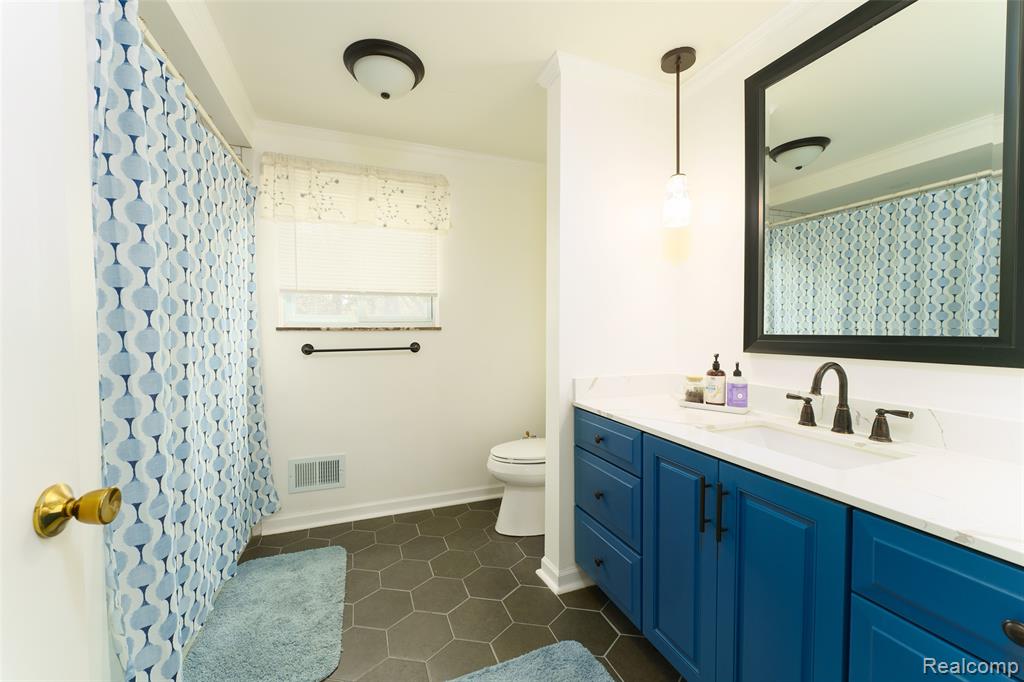 4231 Stanley Court, Waterford, MI 48329 — Photo 20
