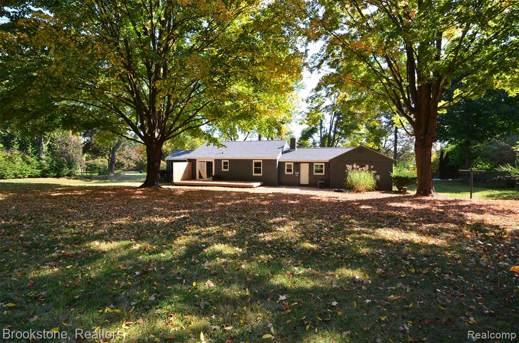 7565 Old Pond Drive, Clarkston, MI 48348 — Photo 46