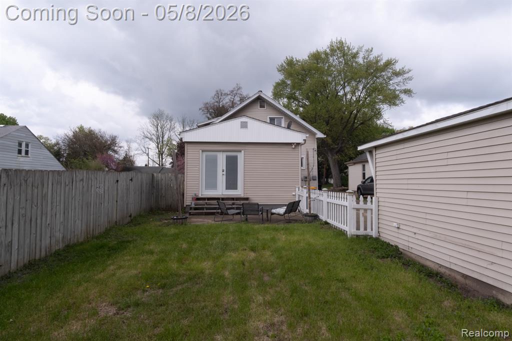 20804 Rensselaer Street, Farmington, MI 48336 — Photo 25