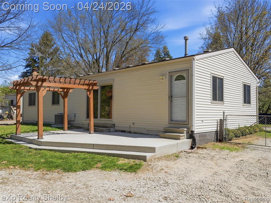 49301 Schoenherr Road, Shelby Twp, MI 48315 — Photo 36