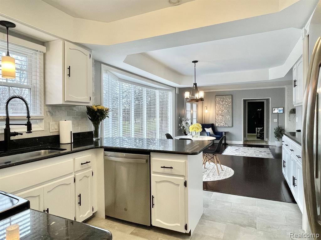 5126 Glengate Road, Rochester, MI 48306 — Photo 17