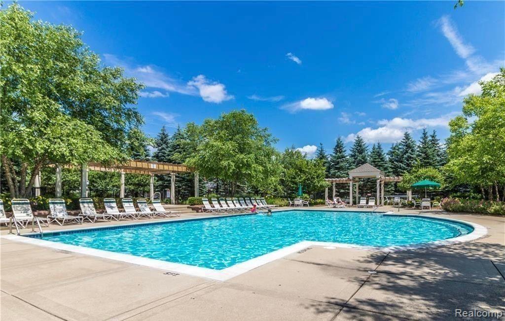 21208 CHESAPEAKE Circle, Walled Lake, MI 48390 — Photo 3