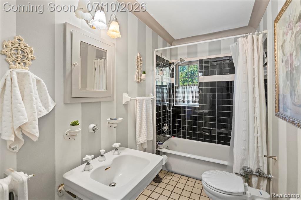 1117 South Drive, Flint, MI 48503 — Photo 22