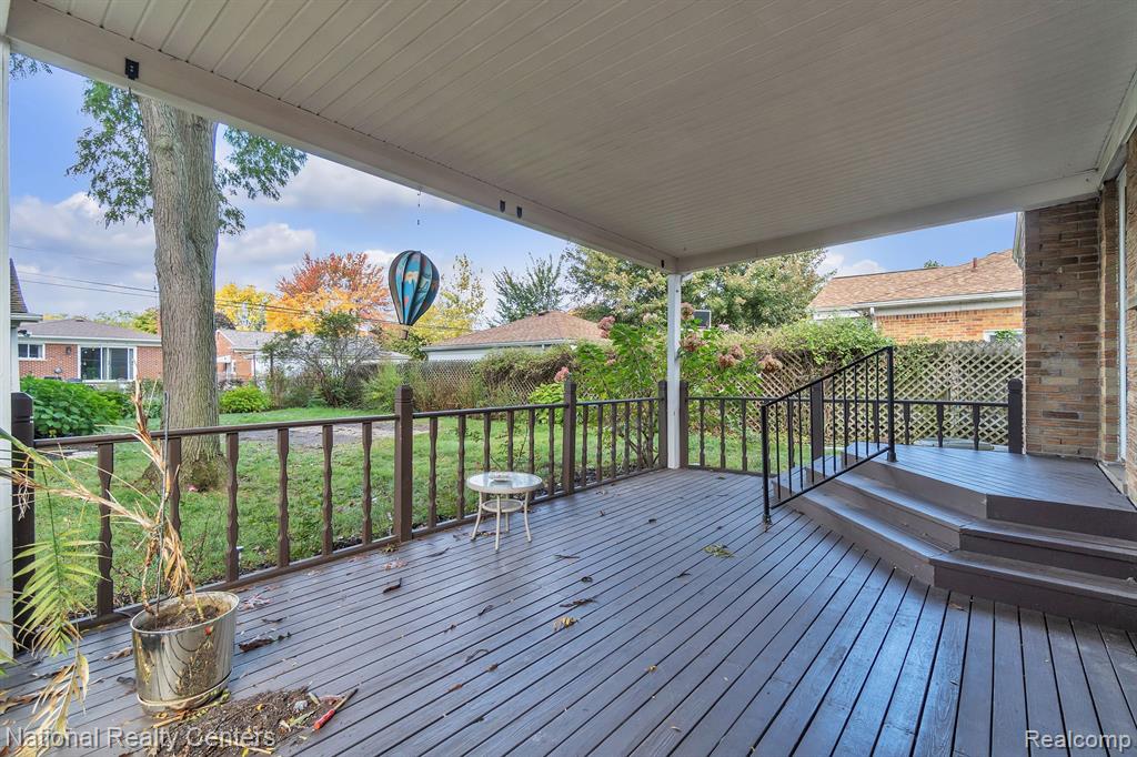 9001 E PERRIN Street, Livonia, MI 48150 — Photo 43