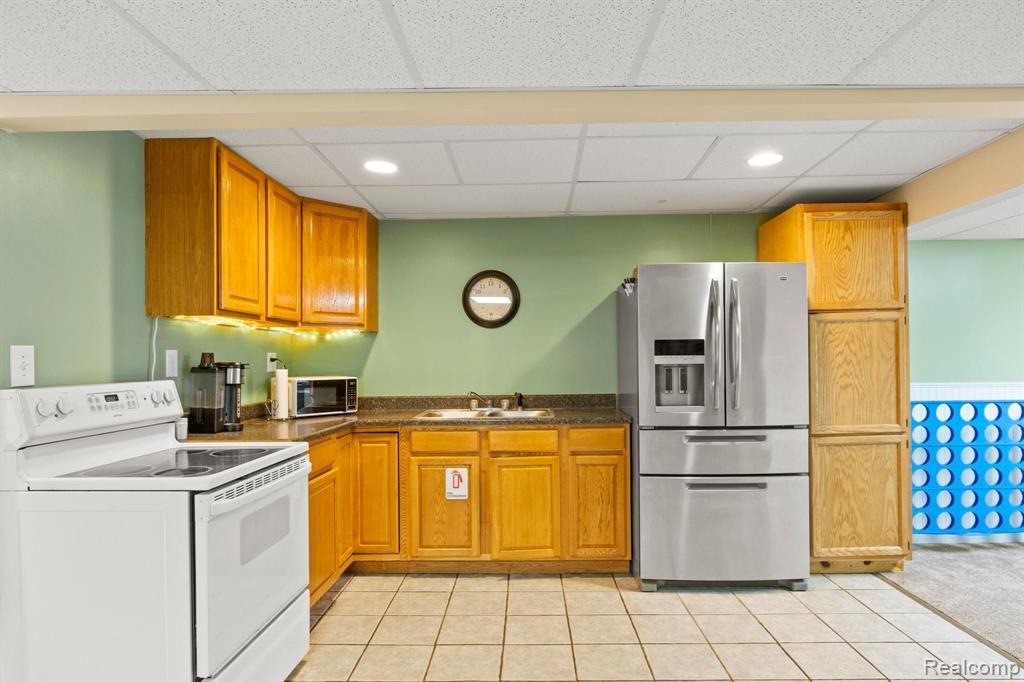 4025 PRESIDENTIAL Way, Highland, MI 48356 — Photo 58