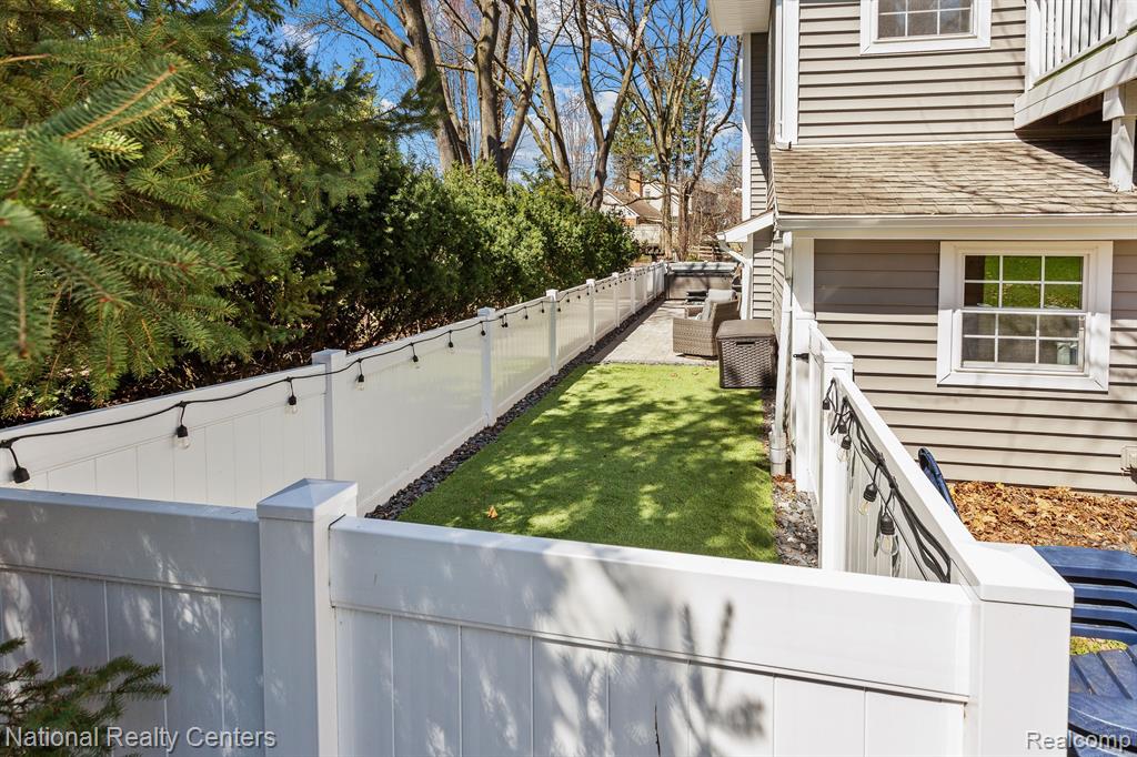 3706 Lakeview Boulevard, Orchard Lake Village, MI 48324 — Photo 50