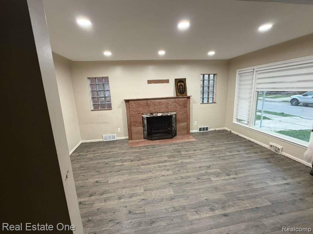 6835 Rosemont Avenue, Detroit, MI 48228 — Photo 3