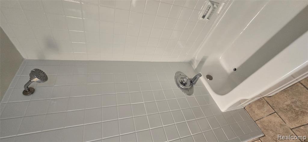 8669 Grayfield Street, Dearborn Heights, MI 48127 — Photo 9