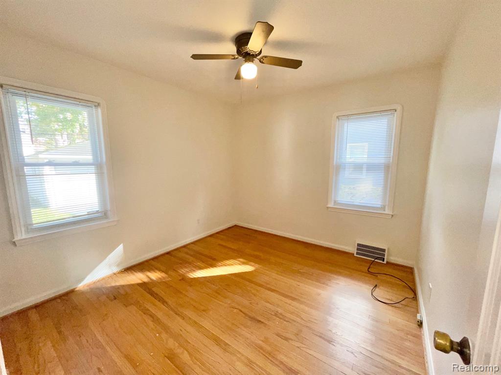 814 N Gainsborough Avenue, Royal Oak, MI 48067 — Photo 11