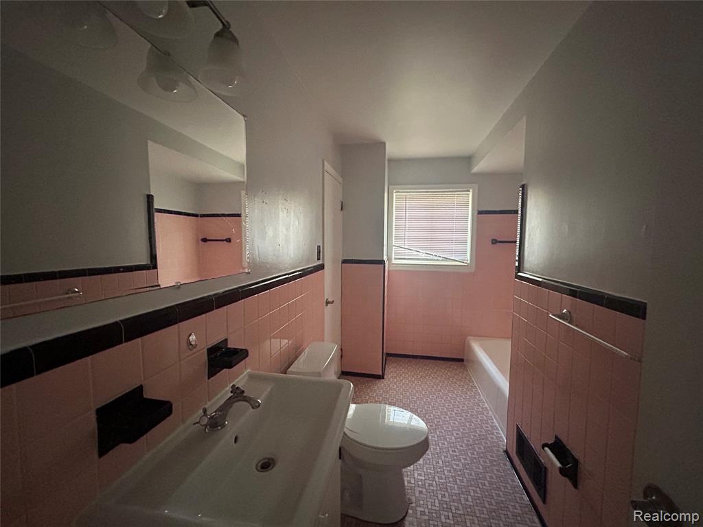 4987 Roosevelt Boulevard, Dearborn Heights, MI 48125 — Photo 16