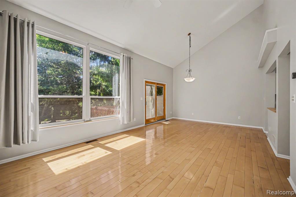 1390 Patricia Avenue - Photo 5
