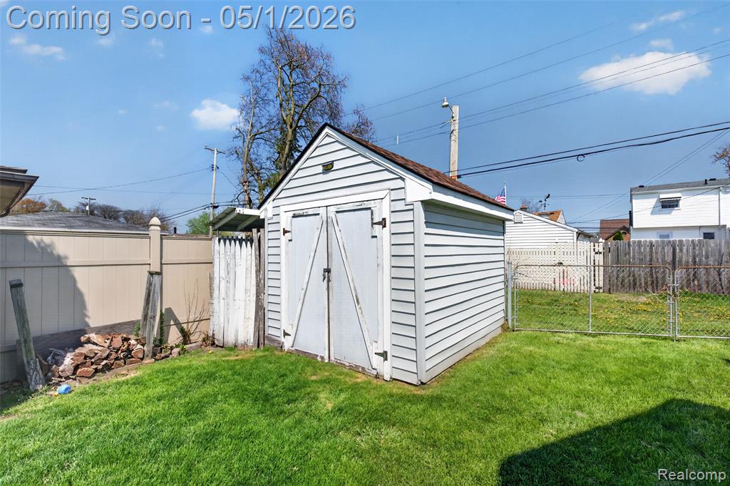 677 Lindbergh Street, Wyandotte, MI 48192 — Photo 19