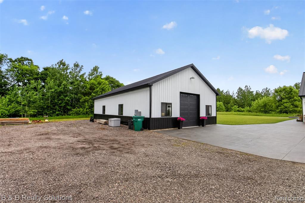 6204 Fish Lake Road, North Branch, MI 48461 — Photo 61