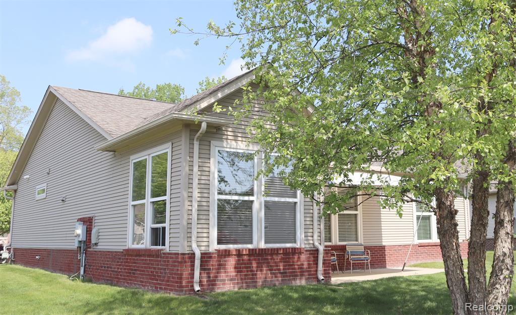 26489 Higgins Way, Flat Rock, MI 48134 — Photo 40