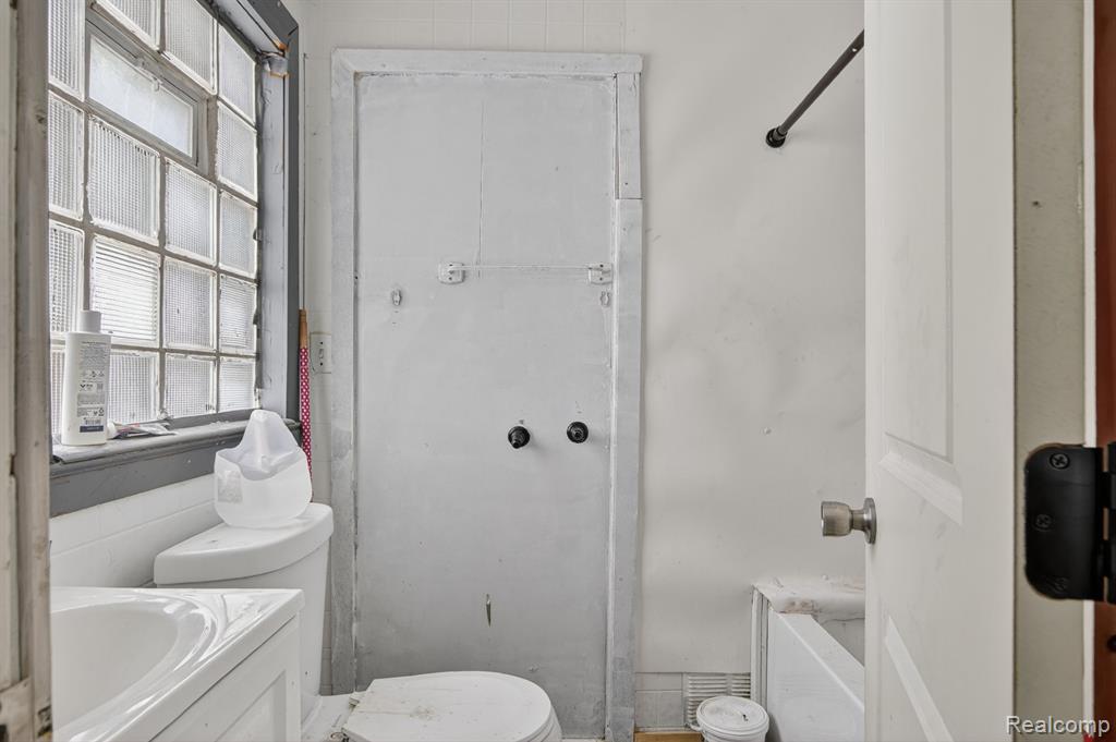 13486 Gallagher Street, Hamtramck, MI 48212 — Photo 36