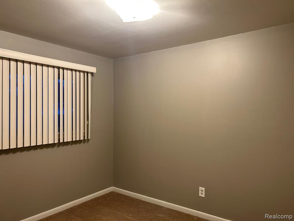 4471 CROISSANT Street, Dearborn Heights, MI 48125 — Photo 16