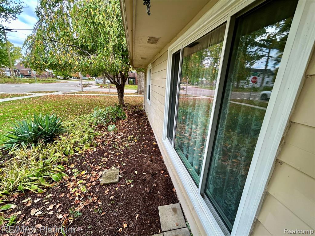 903 State Street, Brighton, MI 48116 — Photo 8