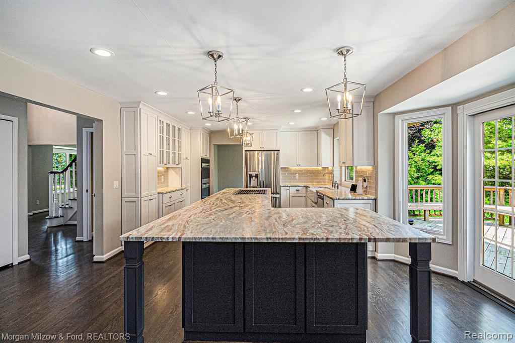 6822 Hubbard Circle, Clarkston, MI 48348 — Photo 8