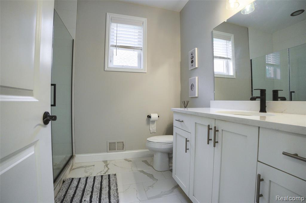 54311 Lawson Creek Drive, Utica, MI 48316 — Photo 26