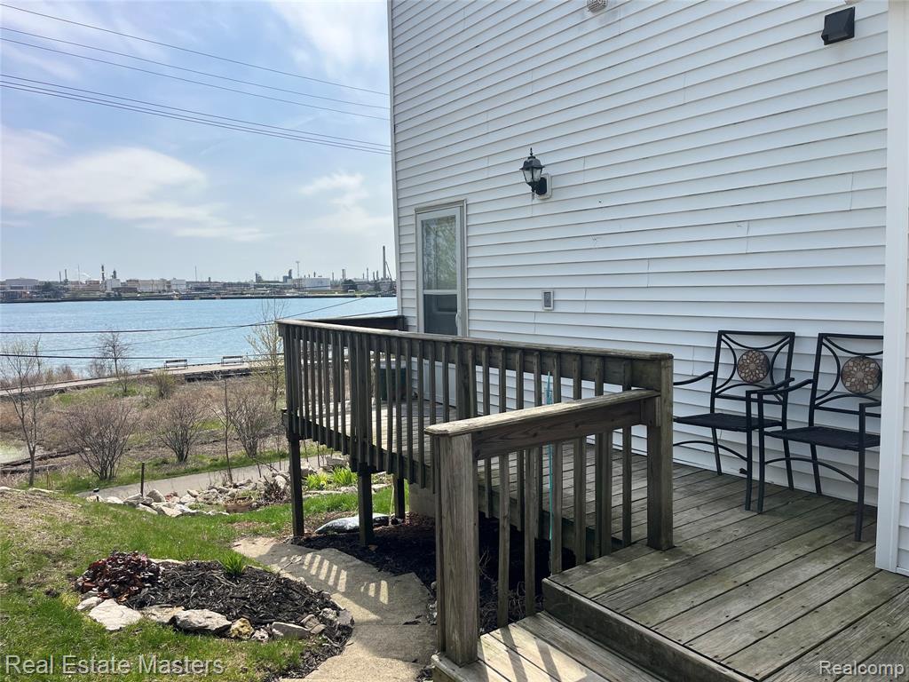 2108 MILITARY Street, Port Huron, MI 48060 — Photo 3