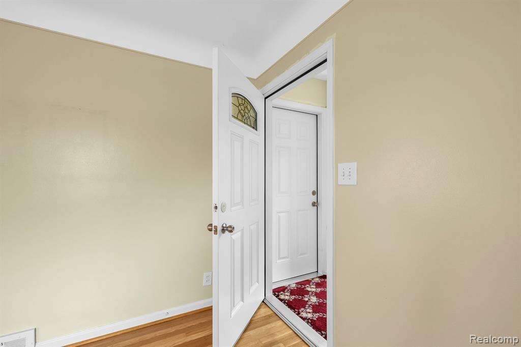 857 HARCOURT Road, Grosse Pointe Park, MI 48230 — Photo 6