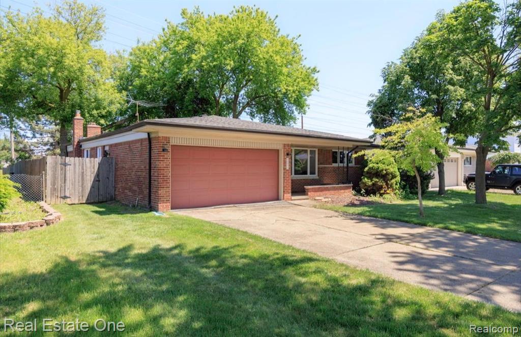 36424 Clifford Drive, Sterling Heights, MI 48312