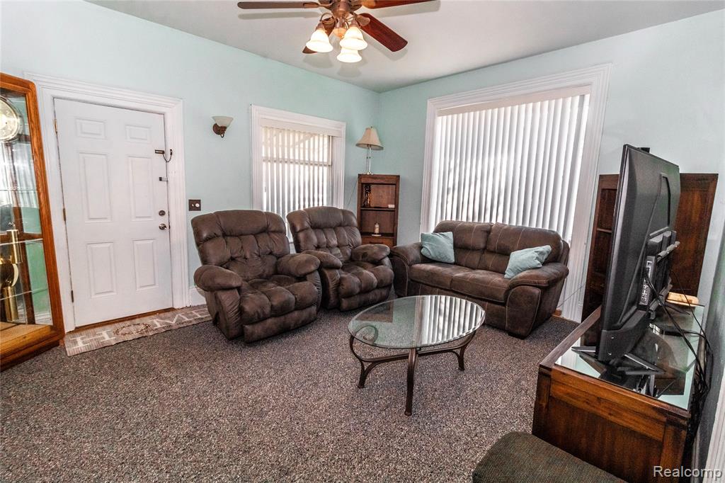 825 N Main Street, Lapeer, MI 48446 — Photo 18