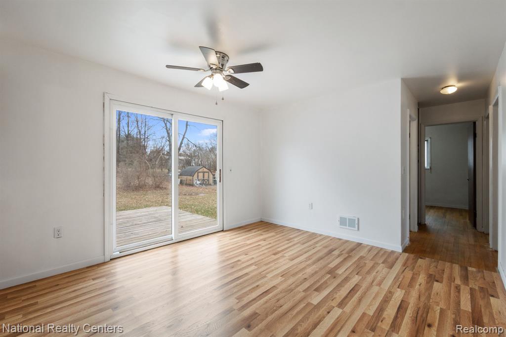 5691 Lake Grove Drive, White Lake, MI 48383 — Photo 9