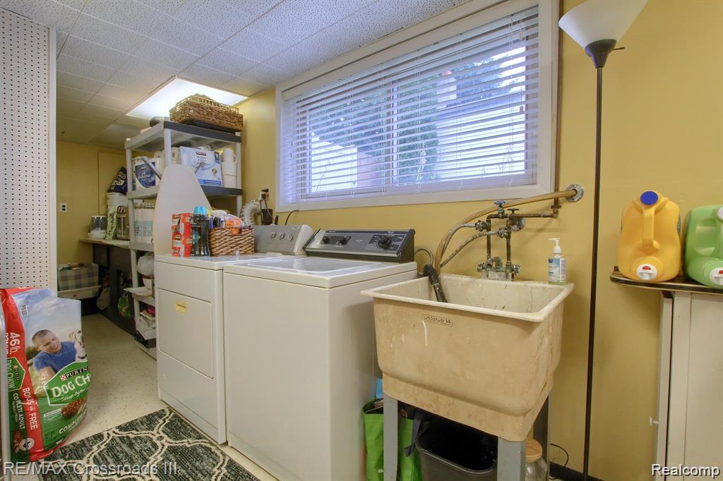 42464 SOMERSET Court, Canton, MI 48187 — Photo 20